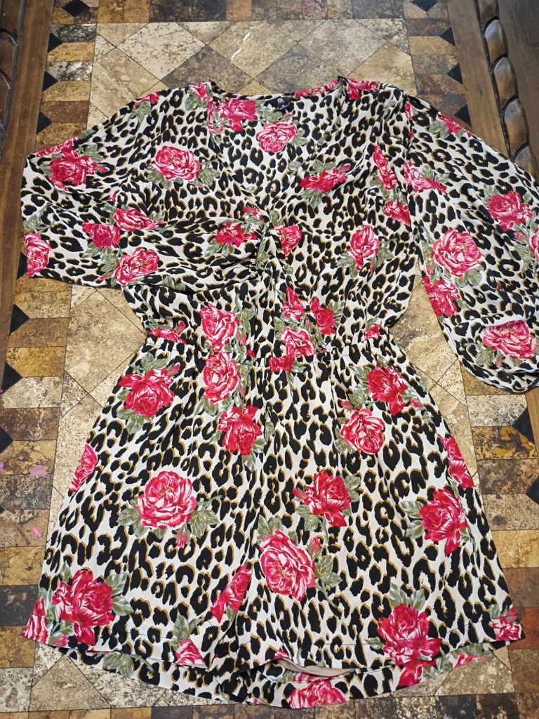 Selling Leopard print and pink floral dress with puffy sleeves #floral #leopardprint
