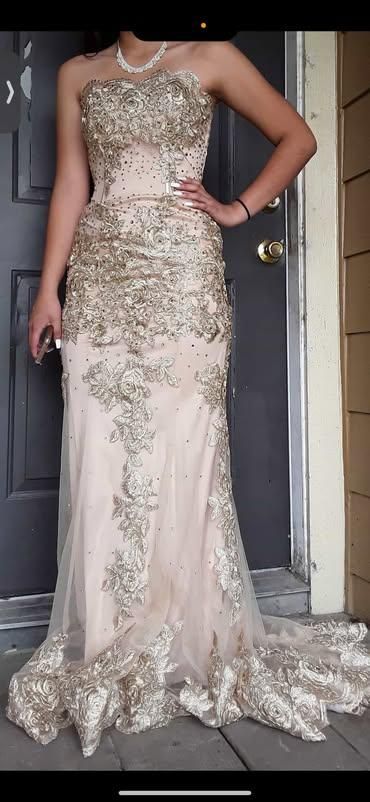 Selling this gold and cream embroidered maxi dress #weddingguest #formal